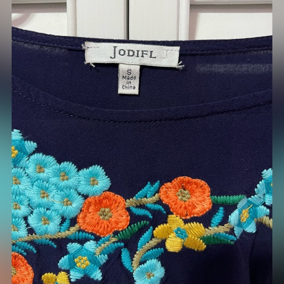 JodiFl Blouse Blue Small Embroidery Floral Rayon Chest 21” Length 24” - Picture 5 of 7